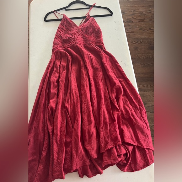 Bali style sun dress in raspberry red crochet swing dress with adjustable straps - Picture 4 of 10